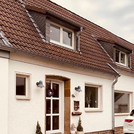 Souterrain Zimmer Mit Separatem Eingang Und Bad Düsseldorf Zewnętrze zdjęcie