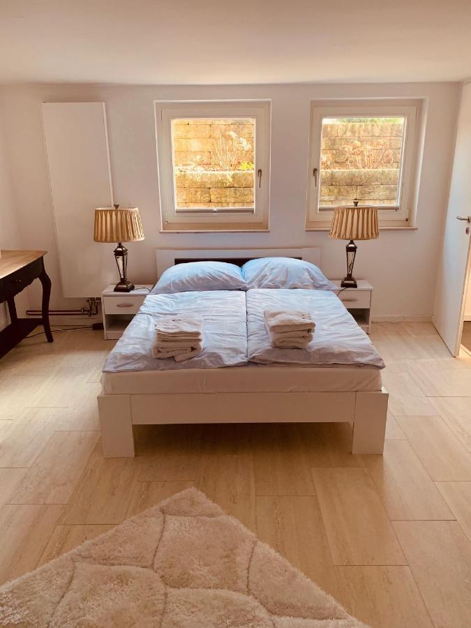 Souterrain Zimmer Mit Separatem Eingang Und Bad Düsseldorf Zewnętrze zdjęcie